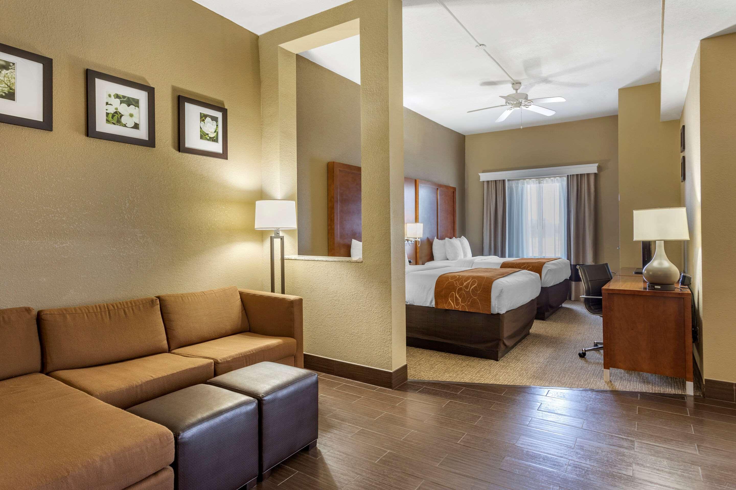 Comfort Suites Batesville Exterior photo