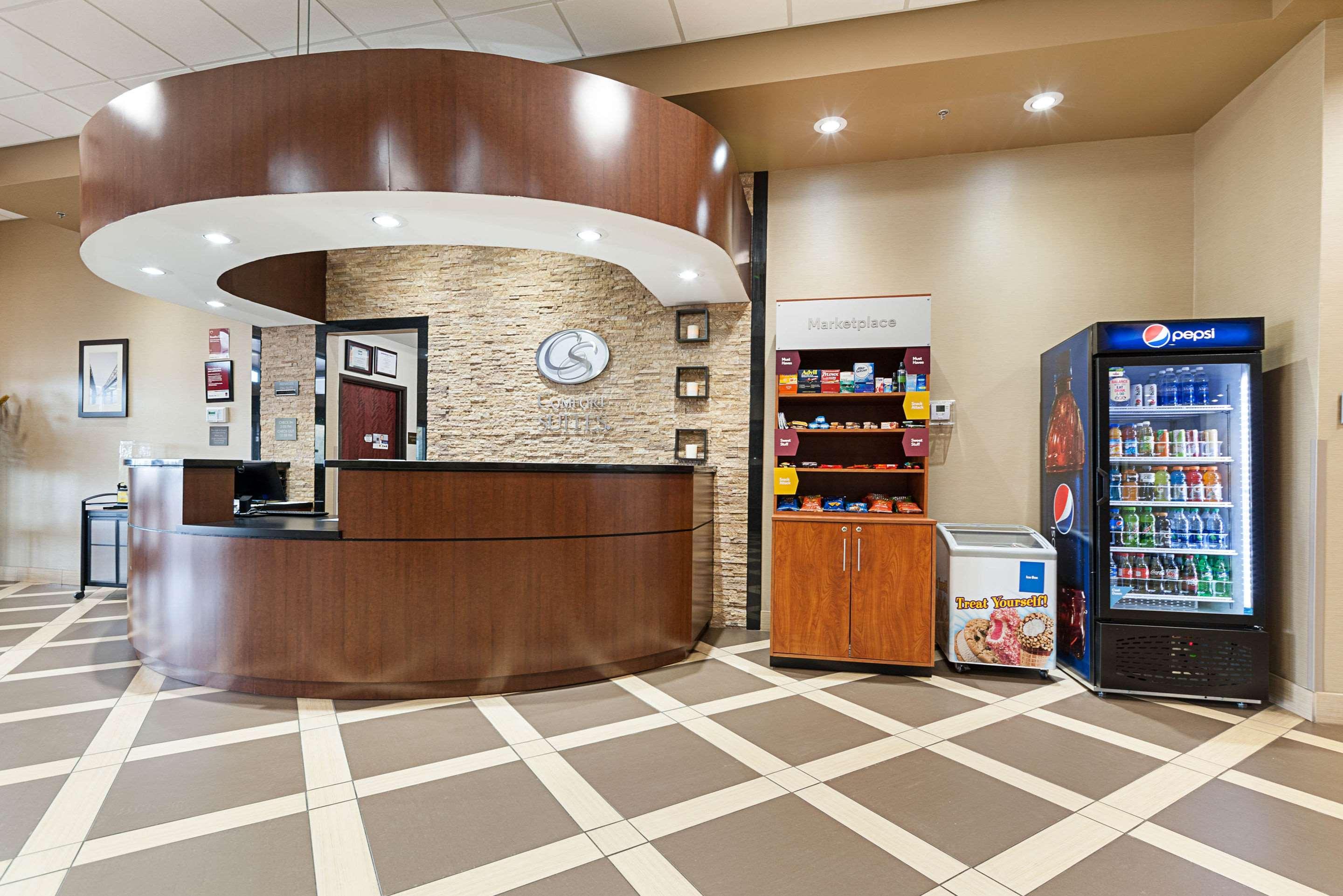 Comfort Suites Batesville Exterior photo