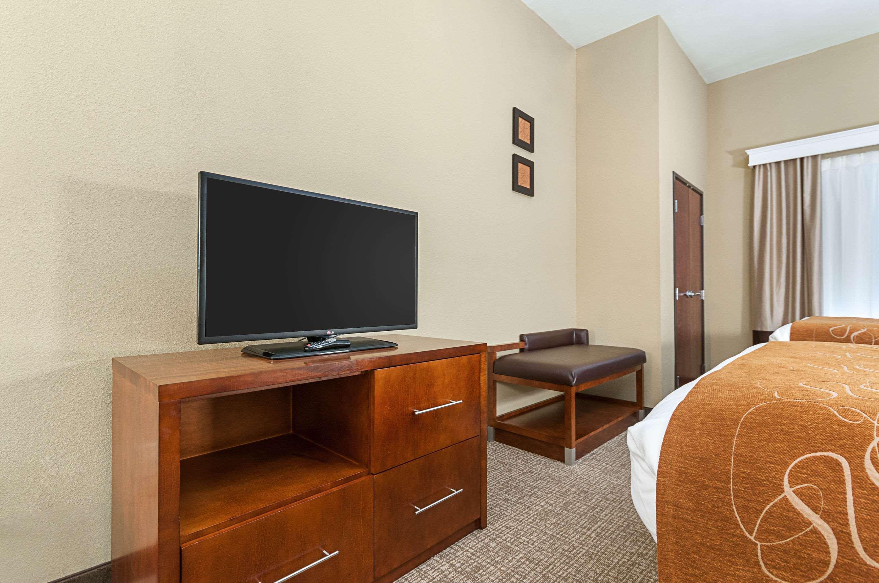 Comfort Suites Batesville Exterior photo