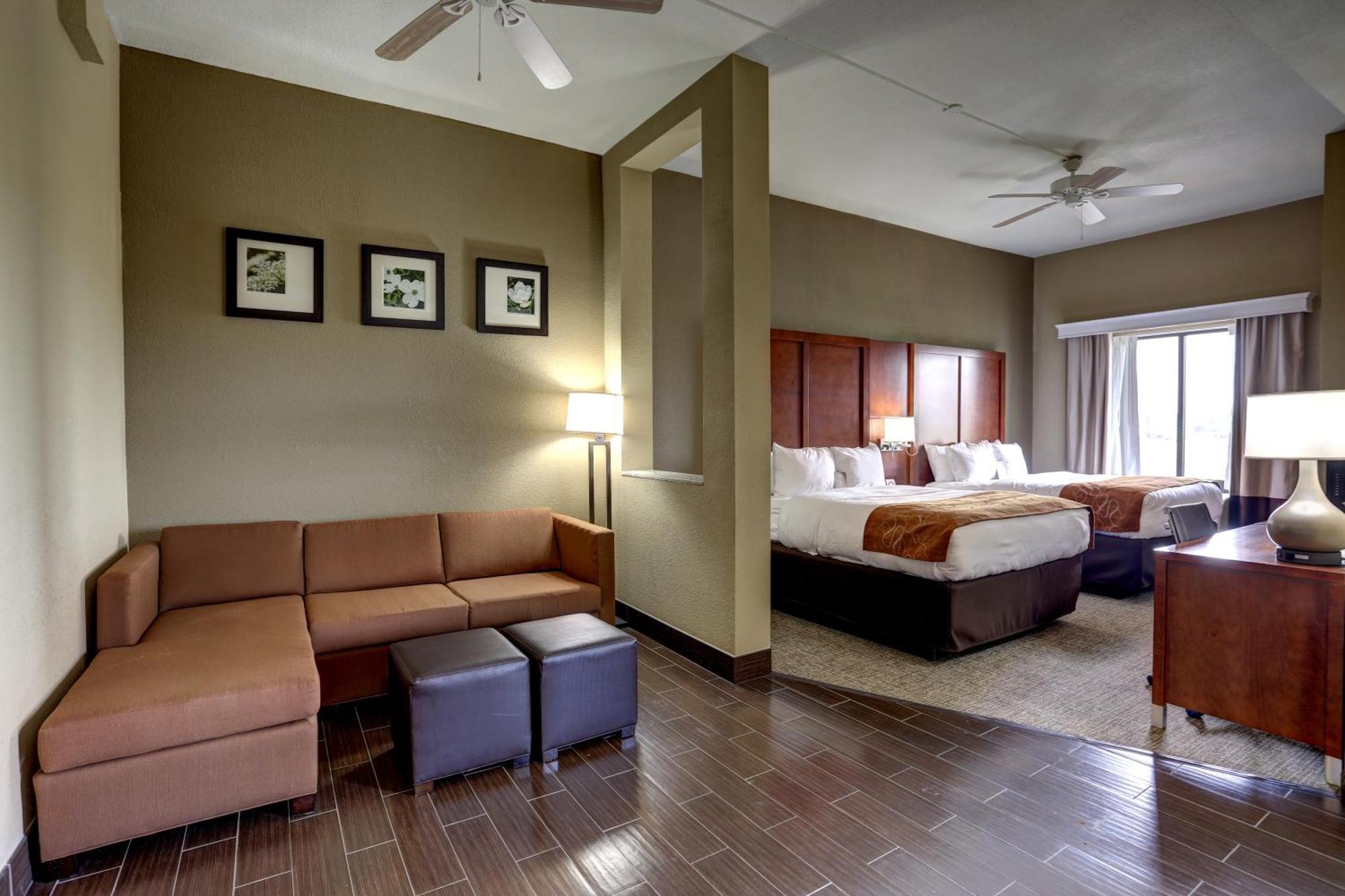 Comfort Suites Batesville Room photo
